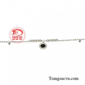 Lắc tay vàng trắng này sẽ là sự lựa chọn hoàn hảo dành cho bạn.