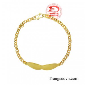 Lắc vàng kiểu dáng mới lạ, có thể khắc chữ theo yêu cầu.