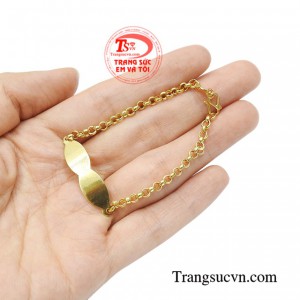 Lắc vàng cá tính cho bé sáng bóng.