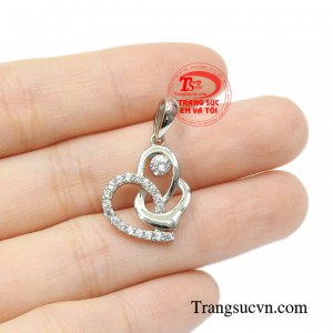 Mặt dây chuyền vàng trắng độc đáo tinh tế.