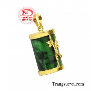 Trong phong thủy, trúc là biểu tượng của ý chí mạnh mẽ và sự vươn lên không ngừng.