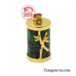 Chiếc mặt dây này giúp mang đến nhiều may mắn về tài lộc và thịnh vượng đến cho người đeo.
