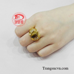 Nhẫn nam vàng đá mắt hổ đẹp mắt