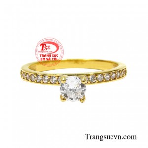 Với chiếc nhẫn nhỏ xinh giúp cho các cô gái toát lên được vẻ duyên dáng, nữ tính và tràn ngập hạnh phúc.