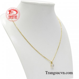 Sự kết hợp tinh tế làm tôn lên nét dịu dàng, sang trọng và thời trang