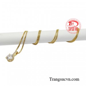 Bộ dây chuyền nữ vàng tây là món quà tặng tuyệt vời cho người bạn yêu thương