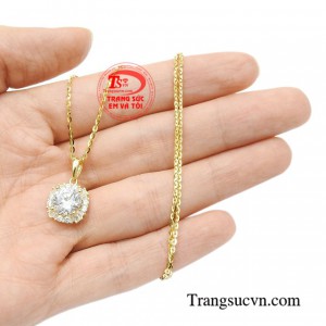 Bộ dây chuyền vàng kiêu hãnh thích hợp làm quà tặng vào những dịp lễ đặc biệt.