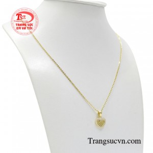Sản phẩm phù hợp phong cách cá tính, hiện đại, dễ dàng kết hợp cùng nhiều kiểu trang phục