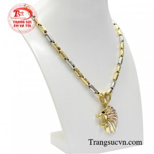 Bộ sản phẩm mang đến vẻ mạnh mẽ và năng động giúp người đeo tự tin khẳng định vị thế.