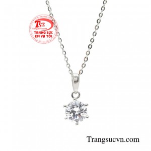 Bộ mặt dây vàng trắng nhỏ xinh đảm bảo chất lượng, bảo hành chu đáo.