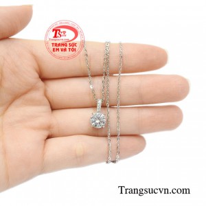 Bộ mặt dây vàng trắng xinh xắn thanh tú.