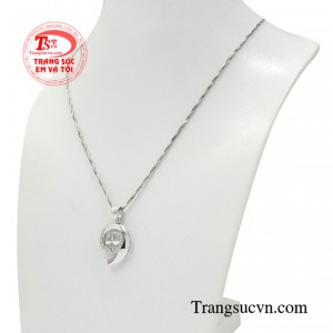 Đây có lẽ là sản phẩm ưa thích của mọi cô gái và còn phù hợp với nhiều hoàn cảnh, các dịp khác nhau.