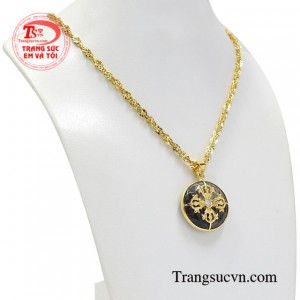 Bộ sản phẩm giúp phái đẹp tôn lên vẻ quý phái và nữ tính.