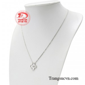 Sản phẩm giúp các quý cô khẳng định phong cách riêng, cá tính và thu hút ánh nhìn