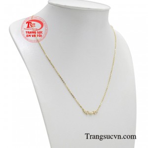 Dây chuyền liền mặt luôn là sản phẩm được phái đẹp ưa chuộng