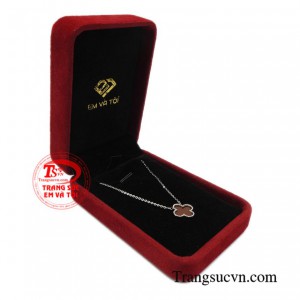 Dây chuyền liền mặt cỏ bốn lá xinh xắn