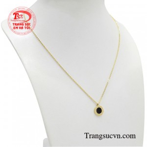 Sản phẩm với thiết kế thời trang mang lại cho phái đẹp sự thanh lịch, nhẹ nhàng và thu hút