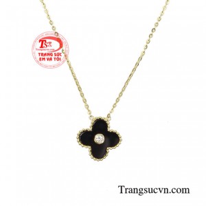 Dây chuyền liền mặt may mắn cho các quý cô