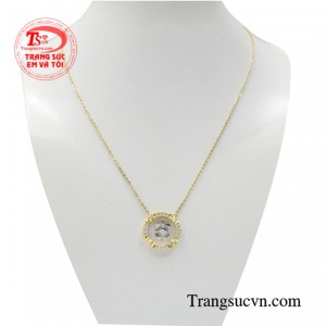 Dây chuyền liền mặt xinh xắn vàng 10k nhập khẩu nguyên chiếc từ Korea là dòng sản phẩm bán chạy nhất hiện nay