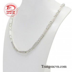 Đây sẽ là sự lựa chọn hoàn hảo dành cho phái mạnh theo yêu thích nét cá tính và năng động.