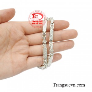 Dây chuyền nam bạc năng động đẹp.