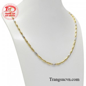 Sản phẩm được chế tác theo công nghệ hiện đại nhất nhập khẩu từ Italy tạo độ sáng bóng và bền đẹp.