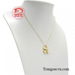 Dây chuyền nữ tinh khôi không giới hạn độ tuổi, tính cách, từ những cô nàng công sở đến những cô nàng cá tính.