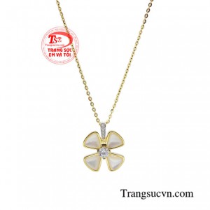 Chắc chắn khi sử dụng chiếc dây chuyền này bạn sẽ gây được ấn tượng mạnh trong mắt người đối diện. 