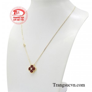 Sản phẩm là sự lựa chọn hoàn hảo cho các cô nàng hiện đại, mang lại nét riêng nổi bật và thu hút ánh nhìn