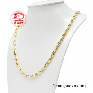 Sản phẩm hợp với nhiều kiểu trang phục tôn lên sự sang trọng, lịch lãm và cá tính người đeo