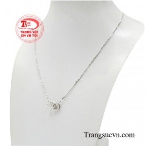 Sản phẩm tôn lên nét dịu dàng, thanh lịch nhưng cũng không kém phần cá tính