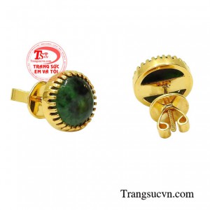 Viên đá này hấp thụ năng lượng đất trời đem lại nhiều vận khí, cát tường, thịnh vượng đến cho người dùng.