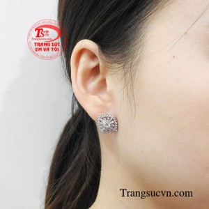 Hoa tai nữ vàng trắng kiêu sa