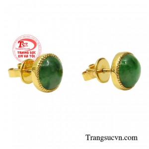 Đôi hoa tai này giúp đem lại vẻ đẹp sang trọng và quý phái dành cho người đeo.