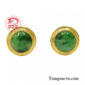 Hoa tai vàng cẩm thạch may mắn đường nét tinh tế giúp phái đẹp tạo điểm nhấn.