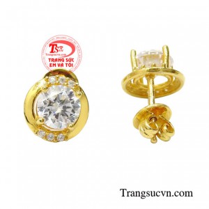 Đôi hoa tai này sẽ là sự hoàn hảo để làm quà tặng cho các nàng vào những dịp lễ, tết tạo dấu ấn.