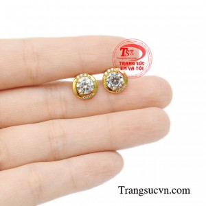 Hoa tai vàng sành điệu nhận đặt chế tác theo yêu cầu của khách hàng.