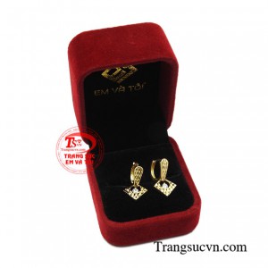 Hoa tai vàng tây dịu dàng dành tặng cho người bạn yêu thương