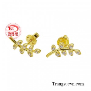 Đôi hoa tai vàng chất lượng sự lựa hoàn hảo cho những cô nào yêu thích sự nhẹ nhàng, nữ tính.