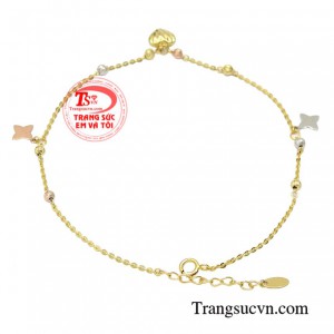 Từ lâu lắc chân vàng rất được ưa chuộng và là món đồ không thể thiếu cho các cô nàng theo phong cách nữ tính.