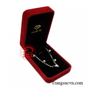 Lắc chân vàng trắng cá tính tinh tế.