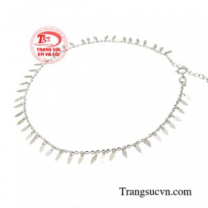 Với kiểu chế tác độc đáo giúp cho phái đẹp thêm phần phong cách và xinh xắn hơn.