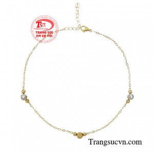 Lắc đeo chân cho nữ thiết kế kiểu dáng thanh mảnh, xinh xắn mang đến nét trẻ trung cho người đeo.