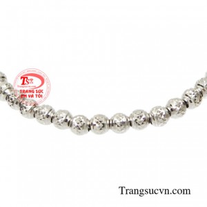 Lắc tay vàng trắng luôn là dòng sản phẩm được ưa chuộng