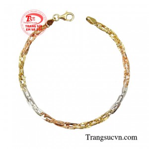 Chiếc lắc tay này giúp các cô gái thêm phần xinh xắn và tôn lên nét hiện đại, thời thượng cho phái đẹp.