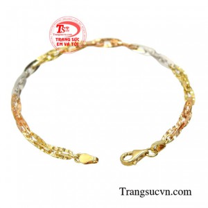 Sản phẩm phù hợp với mọi lứa tuổi và nhiều kiểu trang phục khác nhau.