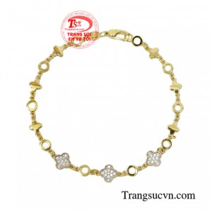 Sản phẩm tôn lên nét thời trang, cá tính nhưng cũng không kém phần dịu dàng dành cho phái đẹp