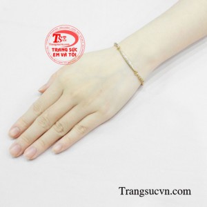 Lắc vàng nữ giới trang nhã thời thượng.