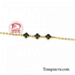 Sản phẩm này giúp đem đến vẻ đẹp duyên dáng cho phái nữ, tăng thêm phần thu hút cho người đeo.