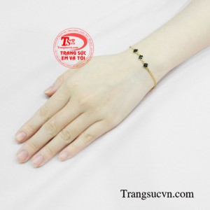 Lắc vàng nữ giới xinh xắn